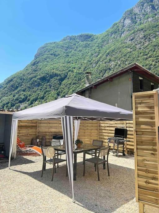 Charmante Maison De Montagne Pour 8 Personnes Livet-et-Gavet Екстериор снимка